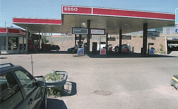 Pukinmäen Esso, jossa Mika ja Jesse kävivät velkaneuvotteluja.jpg