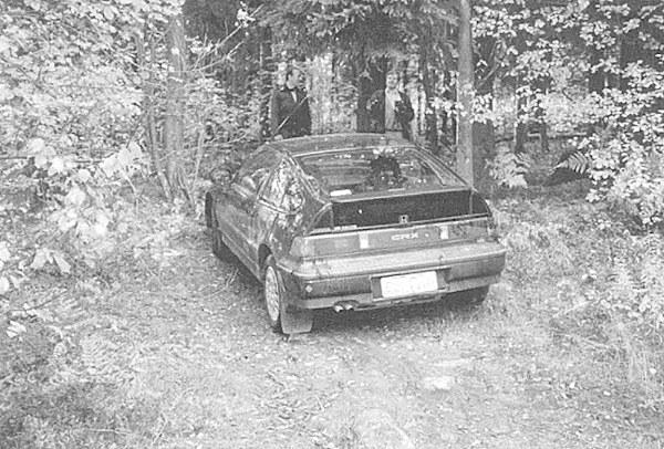 Pakoautona käytetty Honda hylättynä.jpg