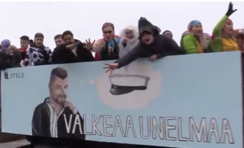 Siltsu-Jarza bailaa ja natsityttö hailaa.jpg