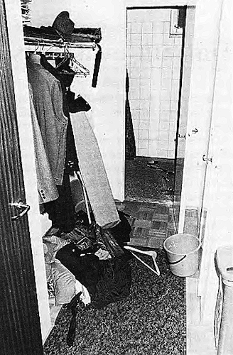 Uhri raahattiin kylpyhuoneeseen vaatenaulakosta löydetyillä vöillä ja solmioilla sidottuna.jpg