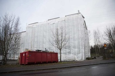 Tässä kerrostalossa puukotus tapahtui.jpg
