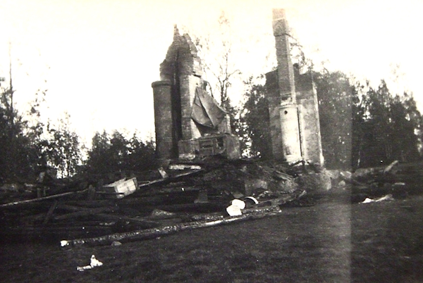 Karstulan suojeluskuntalon rauniot 1930.jpg