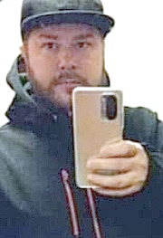 Jere Varonen ylpeänä esiintyy.jpg
