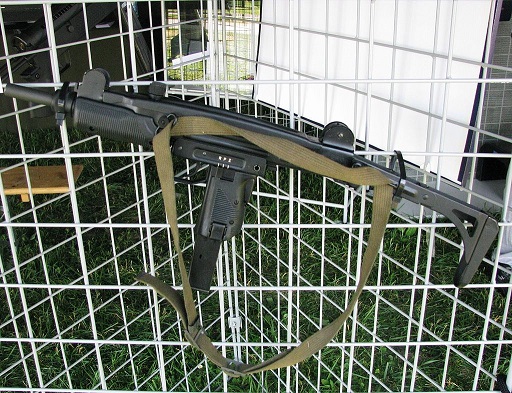 uzi1.jpg