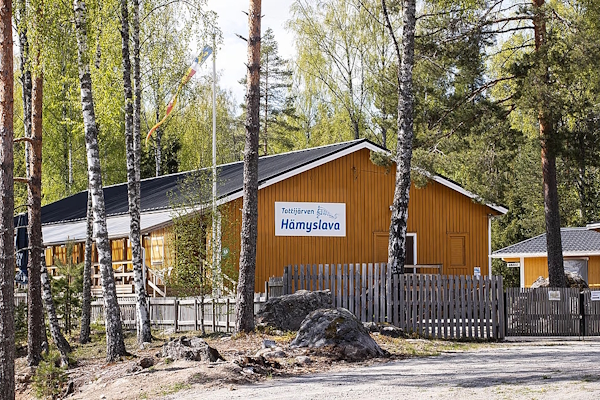 Hämyslavalla järjestetään kesäkaudella tansseja jopa kahdesti viikossa.jpg