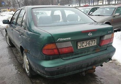 Hämeen poliisi pyytää yleisöltä vihjeitä kuvan auton liikkeistä kesä-heinäkuun vaihteessa.