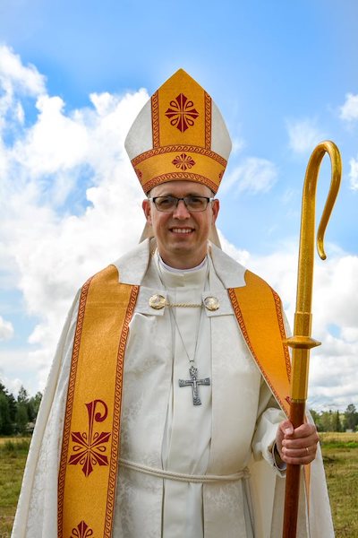 LHPK-kesajuhlat-2021_Juhanapiispa-4573-potretti-2.jpg