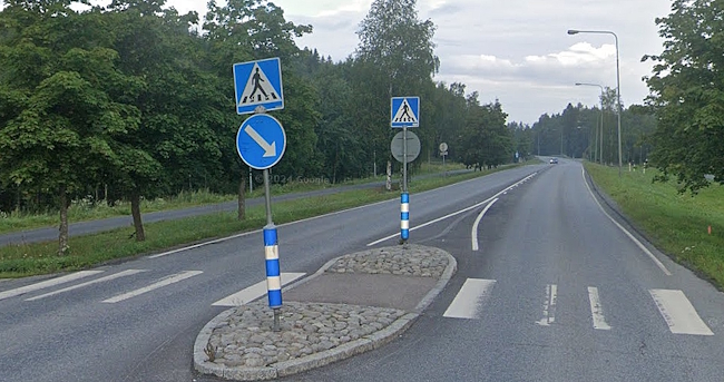 Naistenmatkantien ja Pirjolantien risteys.jpg