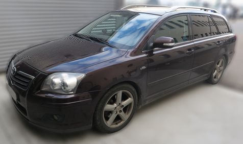 toyota avensis.jpg