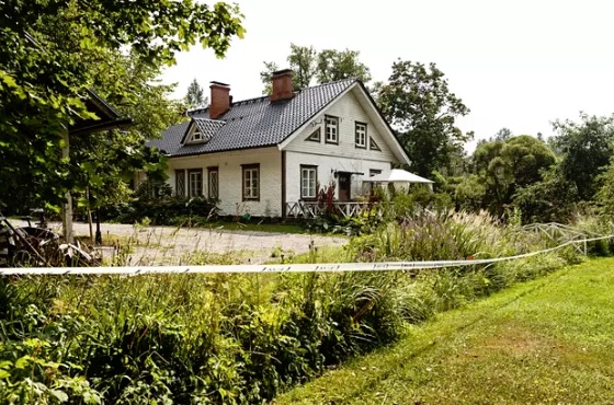 Poliisi sai ilmoituksen Sipoosta omakotitalosta kuolleena löytyneestä miehestä heinäkuun 24. päivä. (KUVA: RONI REKOMAA / LEHTIKUVA)