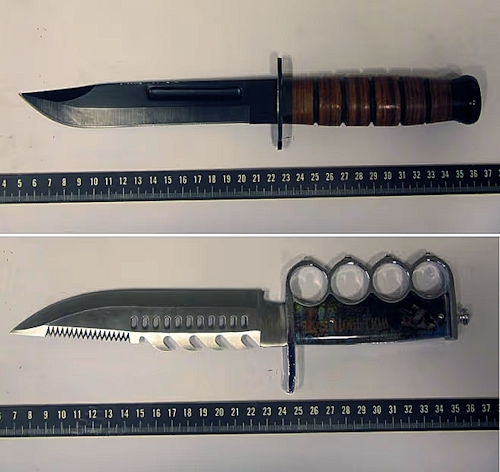 Tekopaikkana toimineesta asunnosta poliisin löytämät ja takavarikoimat veitset.jpg