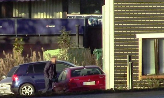 Poliisi kuvasi epäillyn liikkeitä seurannan loppuvaiheilla. Pian miehet otettiin kiinni. POLIISI.