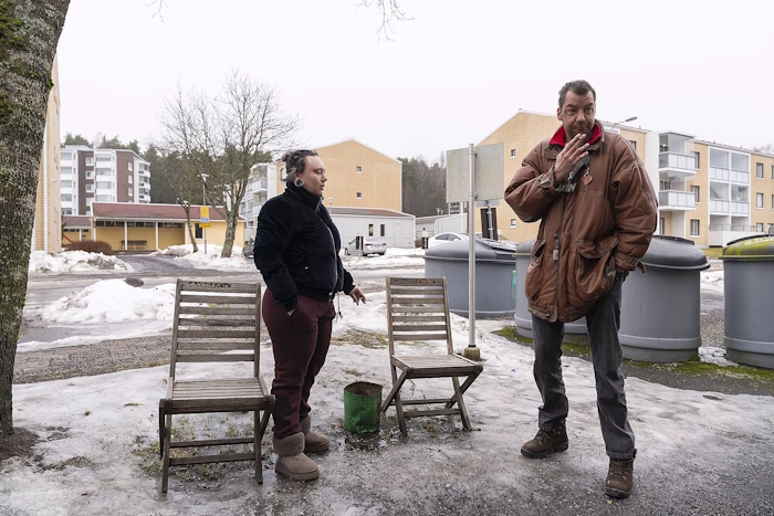 Laura Nykänen kertoo, että talo, jossa henkirikos tapahtui, on rauhaton. Nykäsen vieressä on alueella lähes 14 vuotta asunut Markus Mennander..jpg