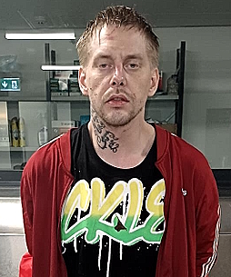 Nico Behm Pasilan poliisivankilassa.jpg