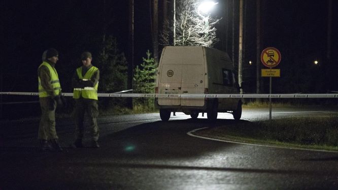 Valkoinen paku eristetyllä alueella.jpg