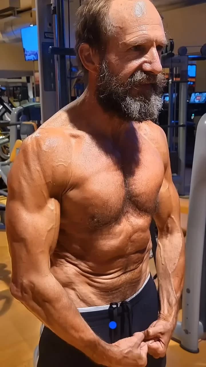 62v Ralph.jpg