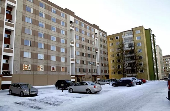 Epäilty asui Tampereen Vellamonkadulla (iso talo vasemmalla). (KUVA: Reijo Hietanen)