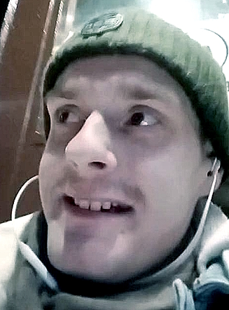 Herra Sarka Laiskassa kissassa n. klo 21.36.jpg