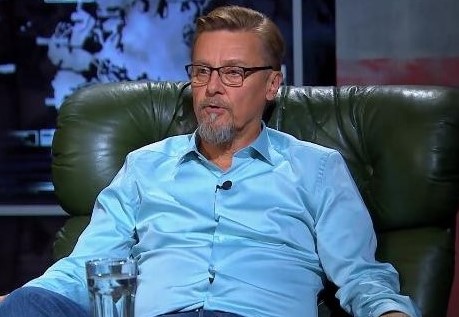 Eläköitynyt huumepoliisi Juha-Matti Kemppinen - Keisari Aarnio Talk Show (2).jpg