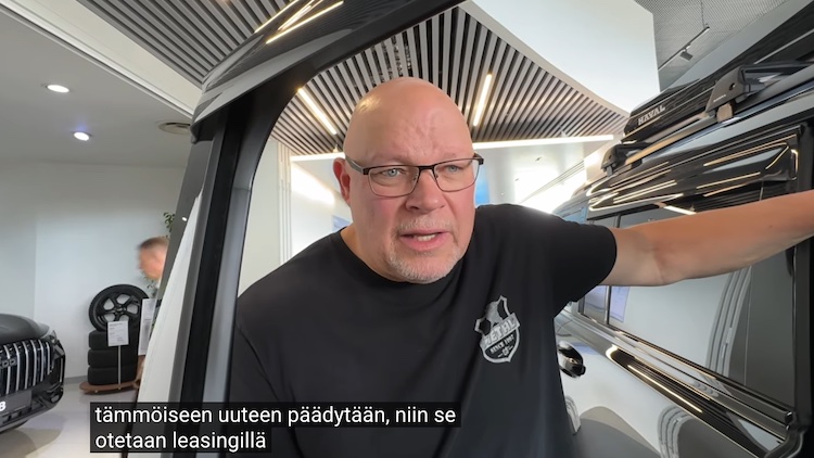 VKK_Ano_hakee_edustusautoa.jpg