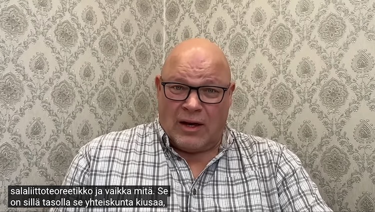 VKK_Ano_koulukirjatkin_kiusaa.jpg