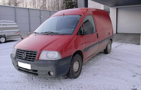 Poliisi pyytää havaintoja tällaisesta ajoneuvosta. POLIISI