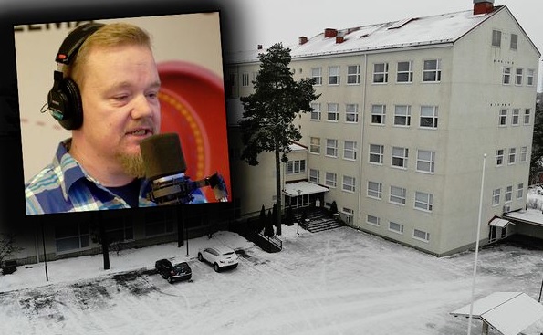 Radiojuontajanakin sittemmin työskennellyt Sampsa Simpanen oli viereisessä pulpetissa, kun syrjityksi itsensä kokenut luokkatoveri ampui kaksi oppilasta Raumanmeren yläasteella. LINDA RANTANEN, JARI KARJALAINEN