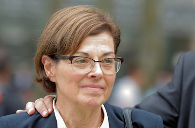 Nancy Salzmanin kerrotaan työskennelleen psykiatrisena sairaanhoitajana.jpg