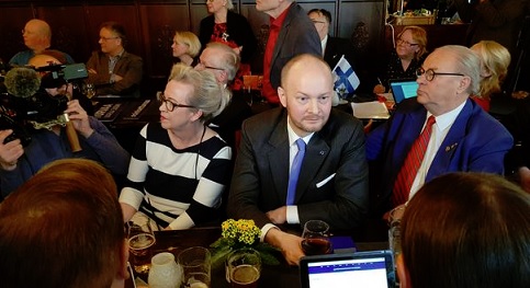 Sampo Terhon silmien takaa kuultaa kaurismäkeläinen epäusko. ANTTI HALONEN