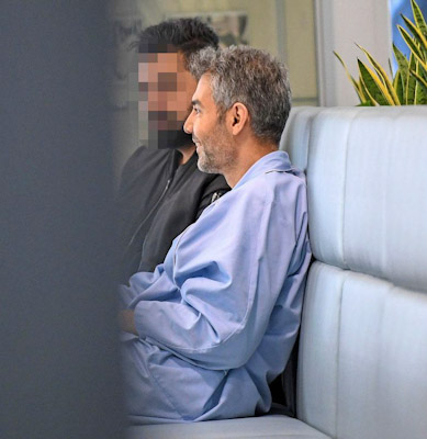 Paparazzi löysi Husseinin Peijaksen sairaalan pääaulasta.jpg