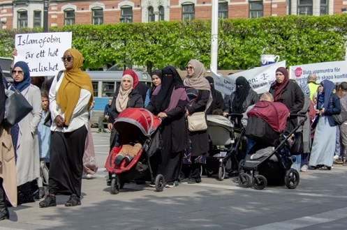 ”Islamofobia on uhka tasa-arvolle.”