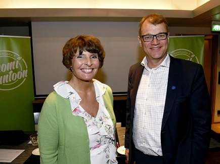 Anne Bernerin ja Juha Sipilän tiivis yhteistyö on herättänyt pahaa verta keskustassa. MARTTI KAINULAINEN/LEHTIKUVA