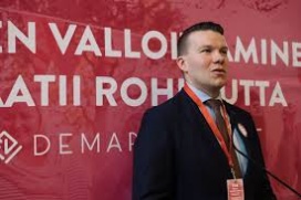 Mikkel Näkkäläjärvi valittiin jatkokaudelle Demarinuorten puheenjohtajaksi. Kuva Pekko Korvuo.jpeg