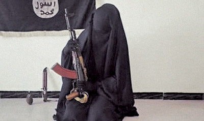 ISIS-nainen hanskat kädessä 2.jpg