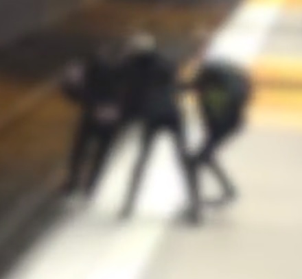 Apuun tullut oikealla.