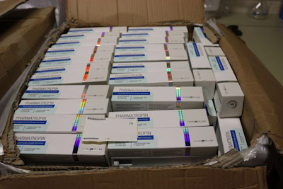 Takavarikoitujen lääke- ja dopingaineiden joukossa oli muun muassa pakkauksia, jotka oli nimetty Pharmatropin.jpg