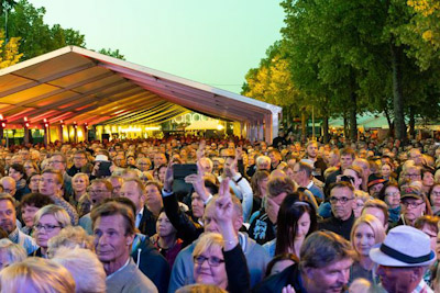 No nyt oli populaa Siltsun keikalla.jpg