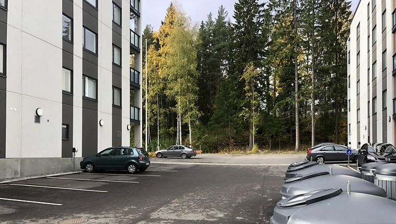 Henkirikos tapahtui kerrostalon pihalla Lahdessa.
