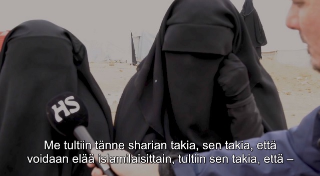 Jonna (vas.) ja Heli kertovat videolla ajatuksiaan islamista.
