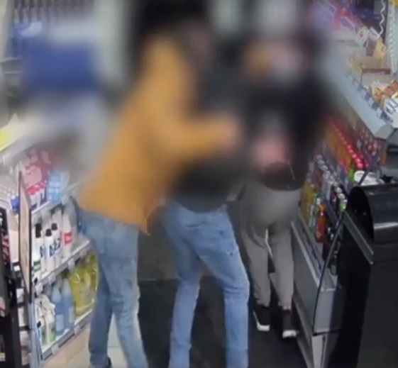 Kuva valvontakameran videolta viikkoa ennen Kampin ampumistapausta.
