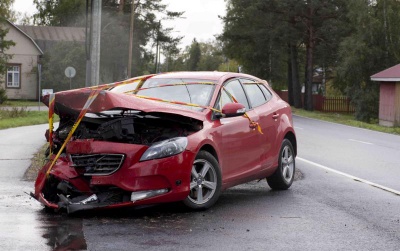 Kahden henkilöauton nokkakolari tapahtui Kalajoen Pitkäsenkylällä.jpg